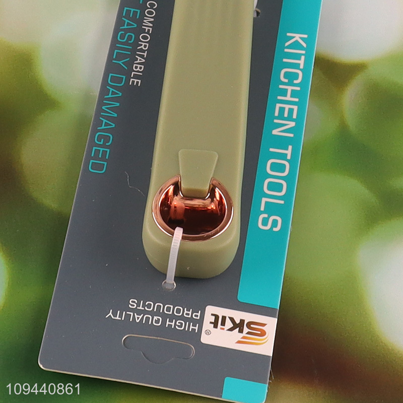Good selling curved vegetable peeler for daily use